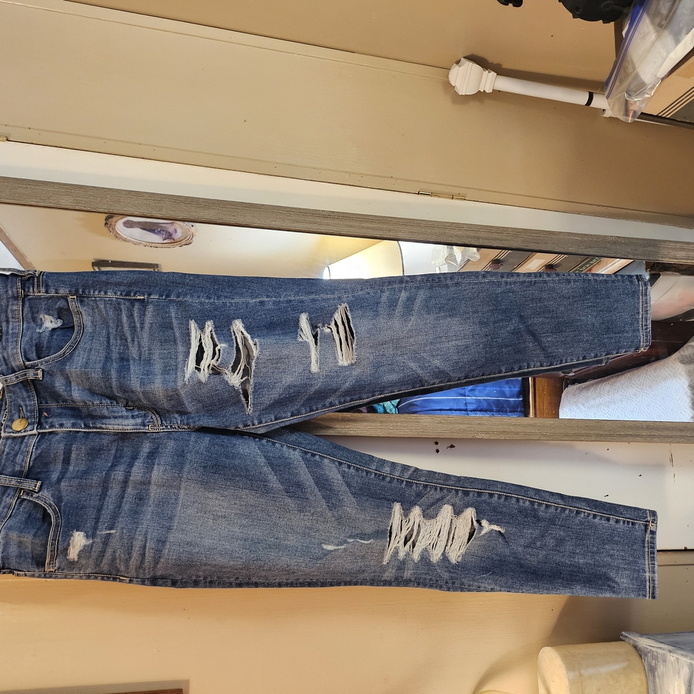 Women's American Eagle Distressed Blue Jeans